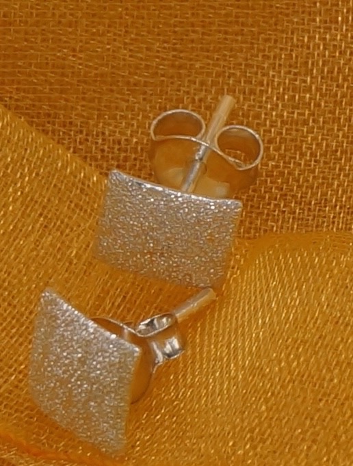 Zauberhafte Ohrstecker von leslii – Be Fashioned